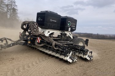Secí stroj no-till AGRISEM BOSS 36R16,7