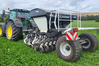 Secí stroj no-till AGRISEM mBOSS 18R16,7