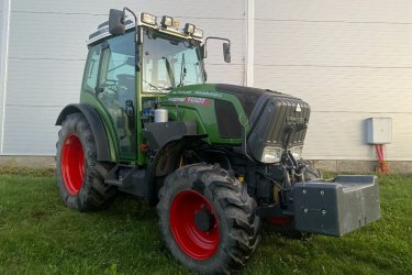 Traktor FENDT 211 F Vario 81