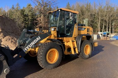 Kolový nakladač Hyundai HL930A